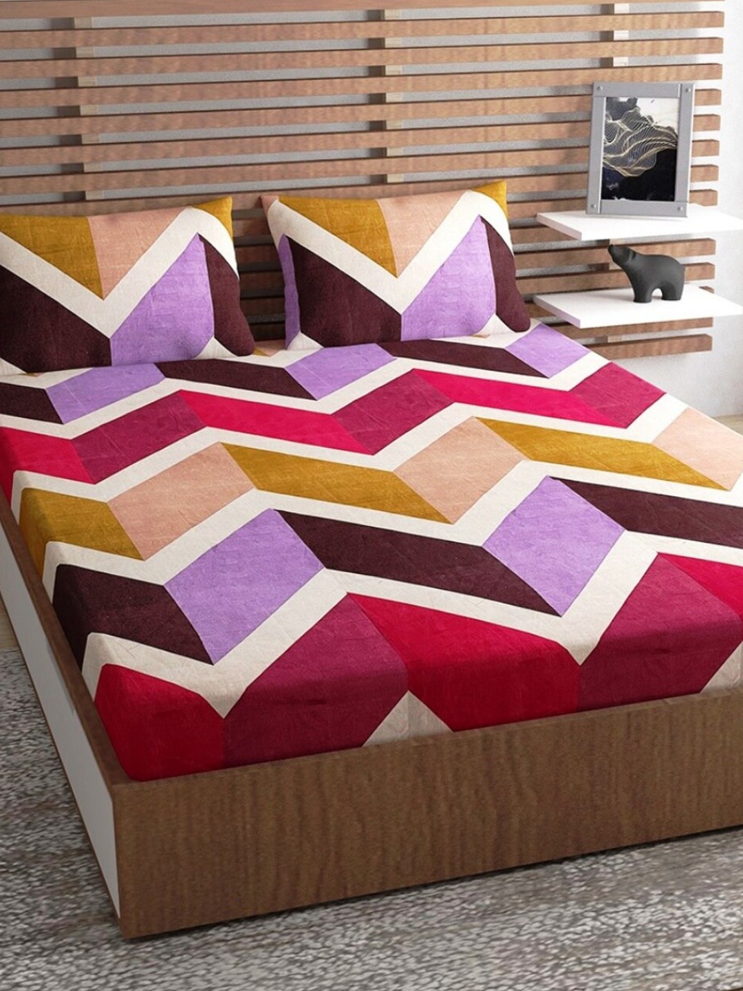 

Aura Kalash Pink & Purple Geometric 160 TC Double Bedsheet with 2 Pillow Covers