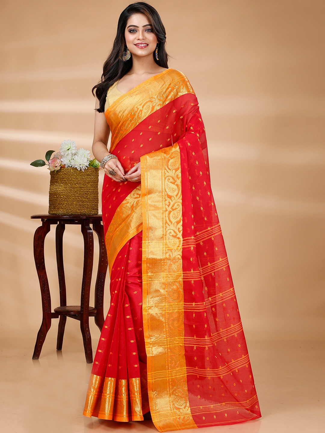 

DipDiya Ethnic Motifs Woven Design Zari Pure Cotton Taant Saree, Red