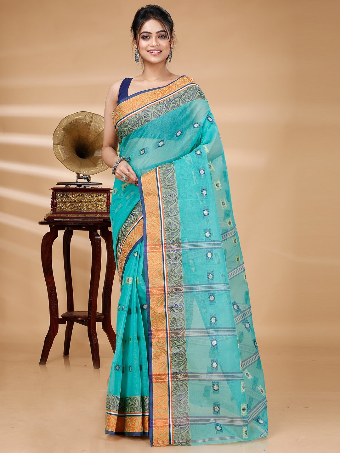 

DipDiya Blue & Green Ethnic Woven Design Pure Cotton Taant Saree