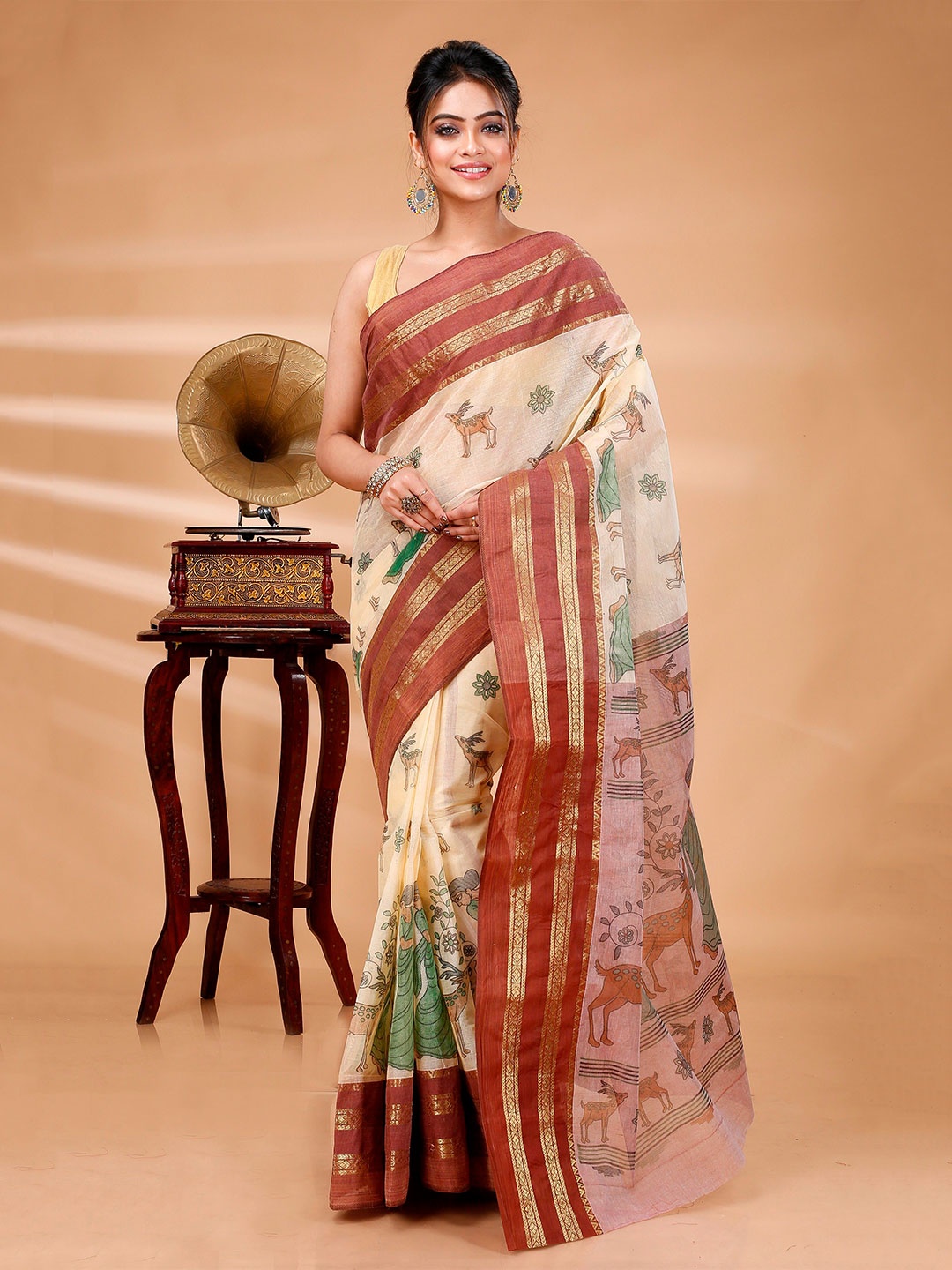 

DipDiya Ethnic Motifs Printed Zari Pure Cotton Taant Saree, Brown