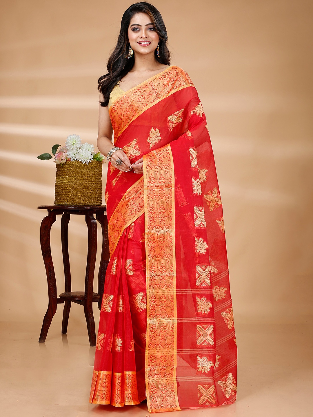 

DipDiya Red & GoldToned Ethnic Woven Design Zari Pure Cotton Taant Saree