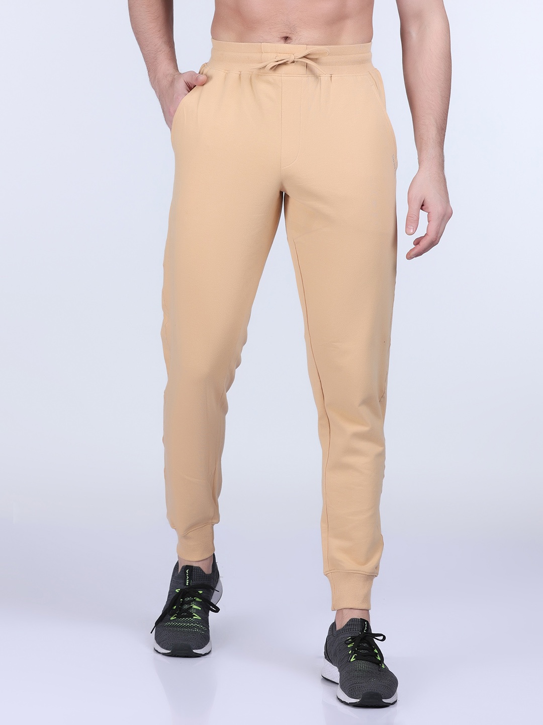 

HILLBERG Men Mid Rise Relaxed Fit Sports Joggers, Beige
