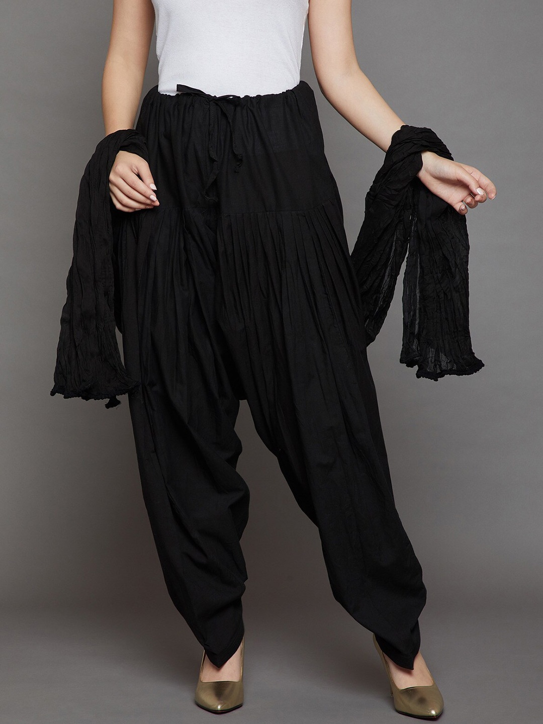 

THE PAJAMA FACTORY Women Pleated Patiala Pant And Dupatta, Black