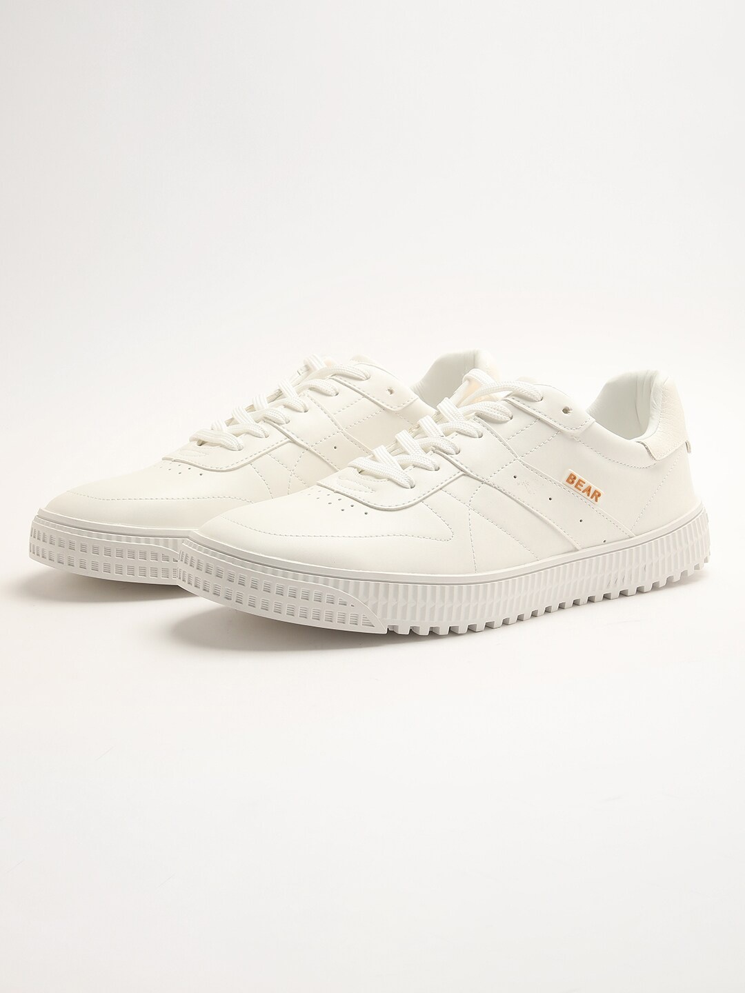 

THE BEAR HOUSE Men Textured Round Toe Lace-Ups Sneakers, White