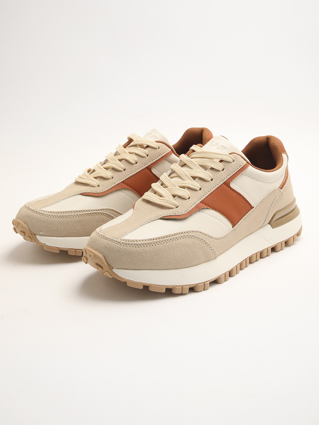 

THE BEAR HOUSE Men Colourblocked Round Toe Lace-Ups Sneakers, Beige