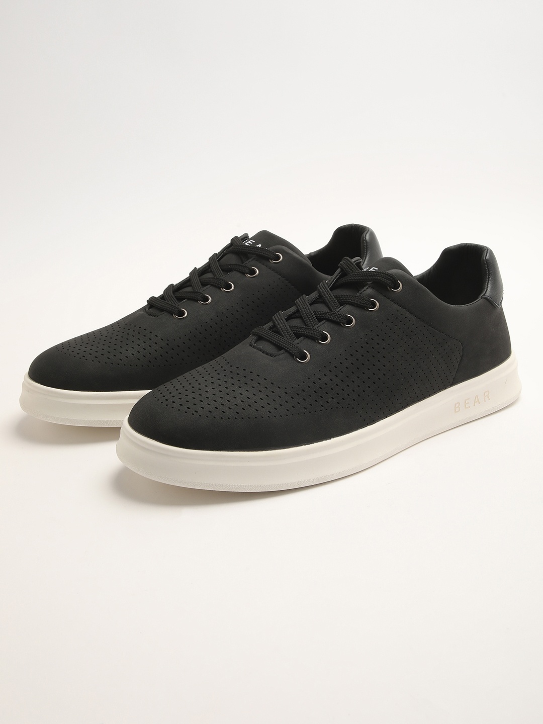 

THE BEAR HOUSE Men Round Toe Sneakers, Black