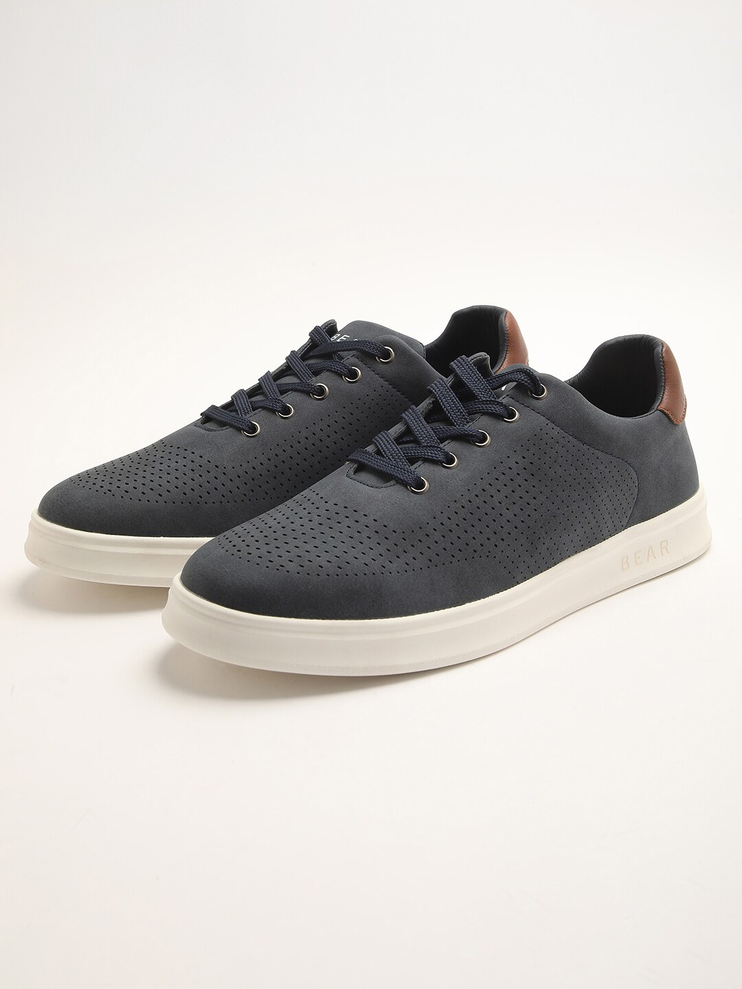 

THE BEAR HOUSE Men Round Toe Sneakers, Blue