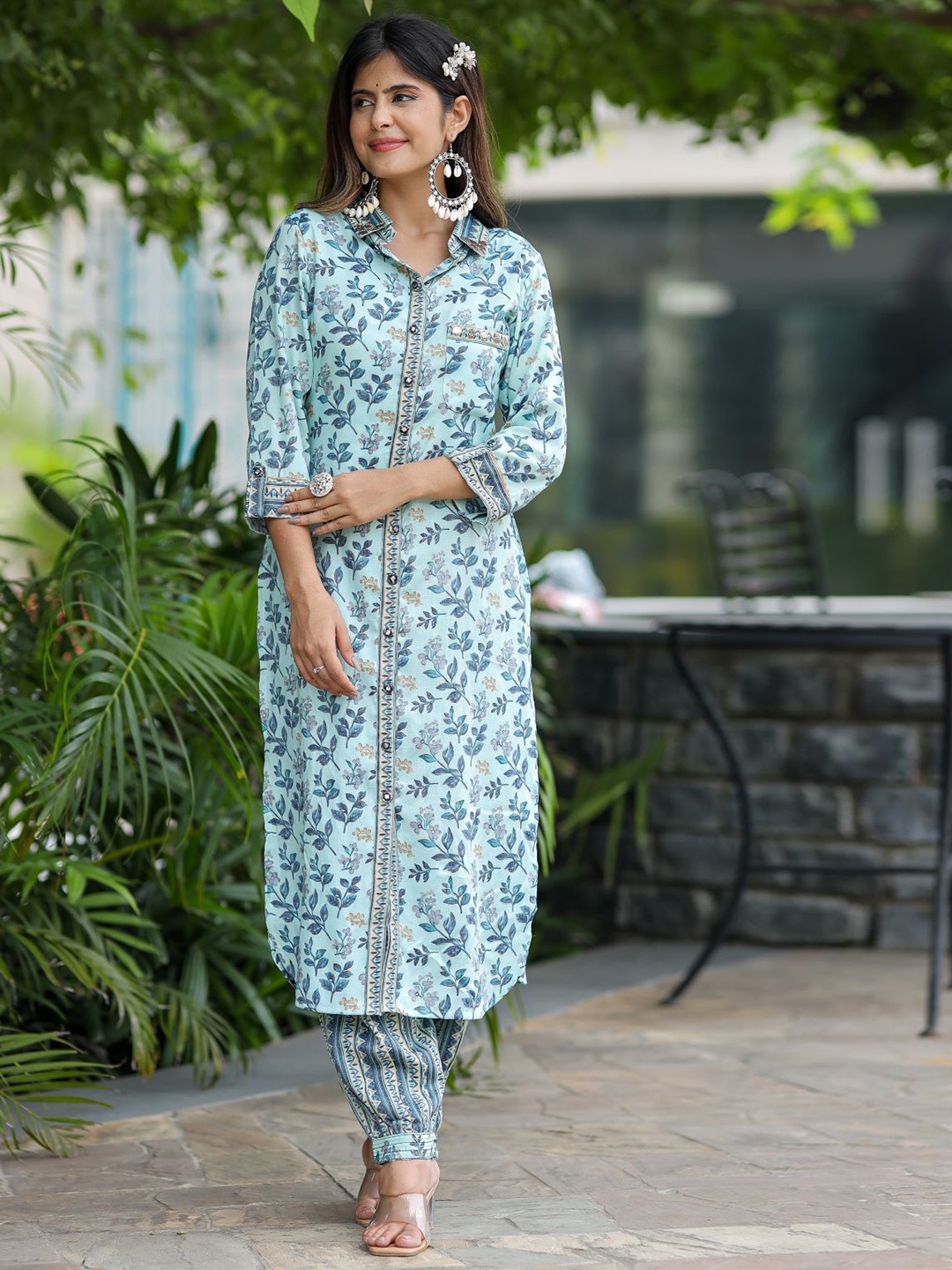 

Chandbaali Shirt Collar Three Quarter Sleeves Floral Printed Regular Kurta with Trousers, Blue