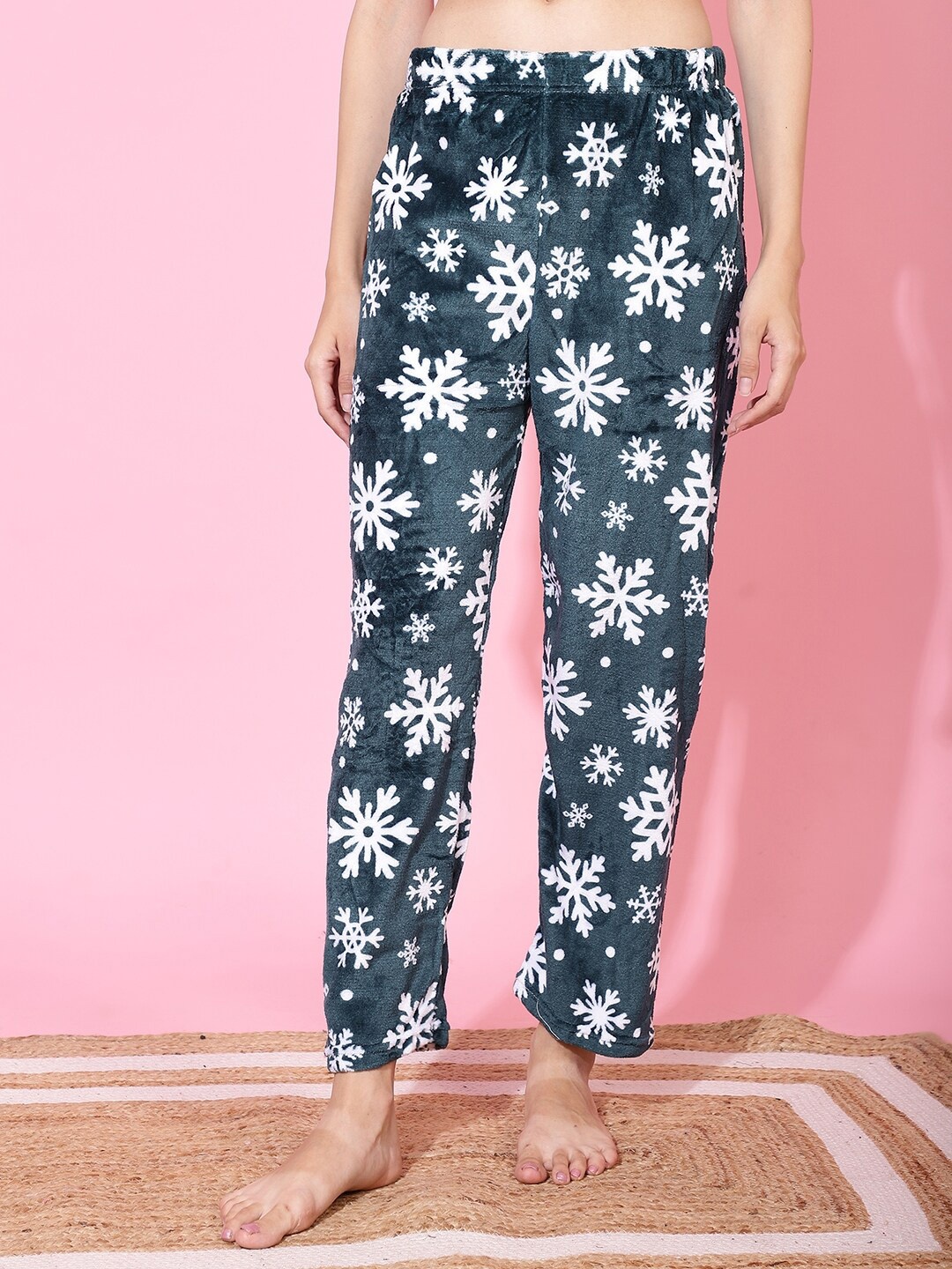 

TAG 7 Women Floral Printed Mid Rise Fleece Lounge Pants, Blue