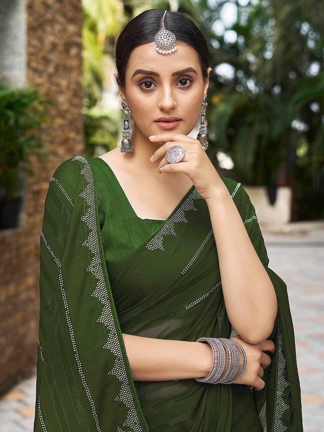 

Satrani Striped Ethnic Beads and Stones Saree, Green