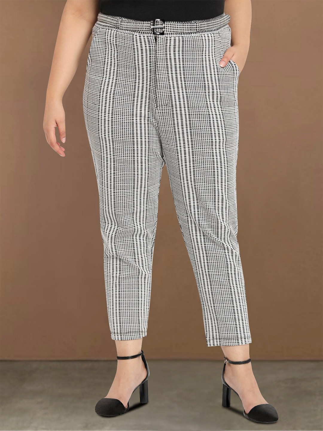 

wild U Women Plus Size Checked Tailored Wrinkle Free Cropped Trouser, White