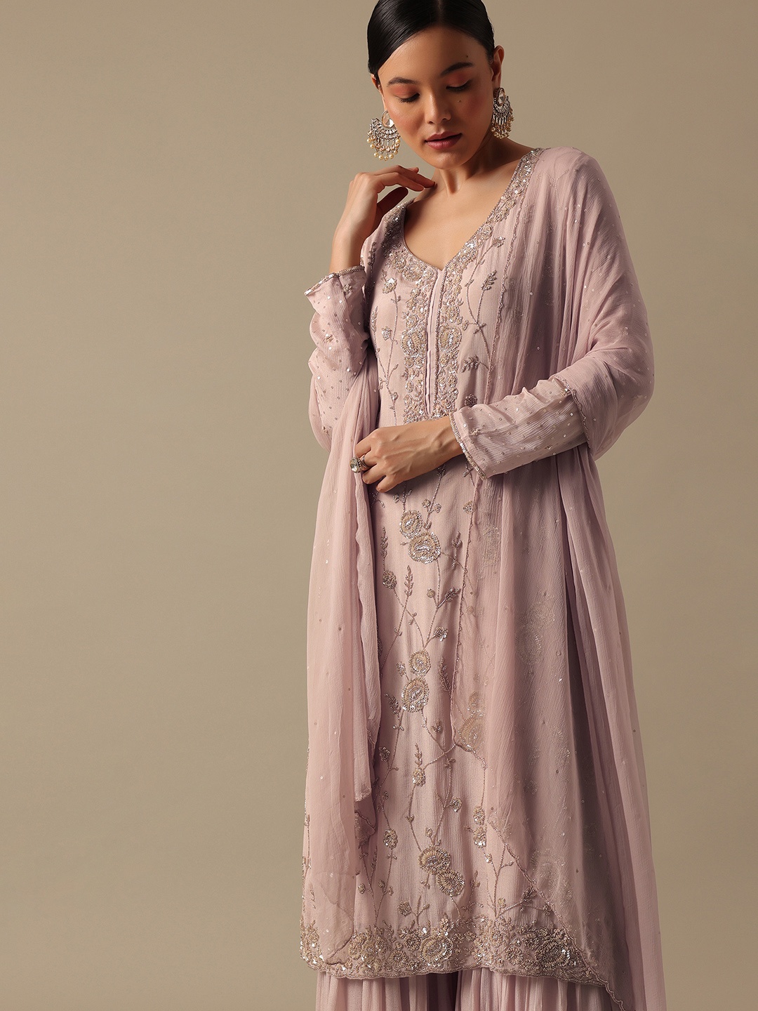 

KALKI Fashion Floral Embroidered Sweetheart Neck Thread Work Kurta Set, Peach
