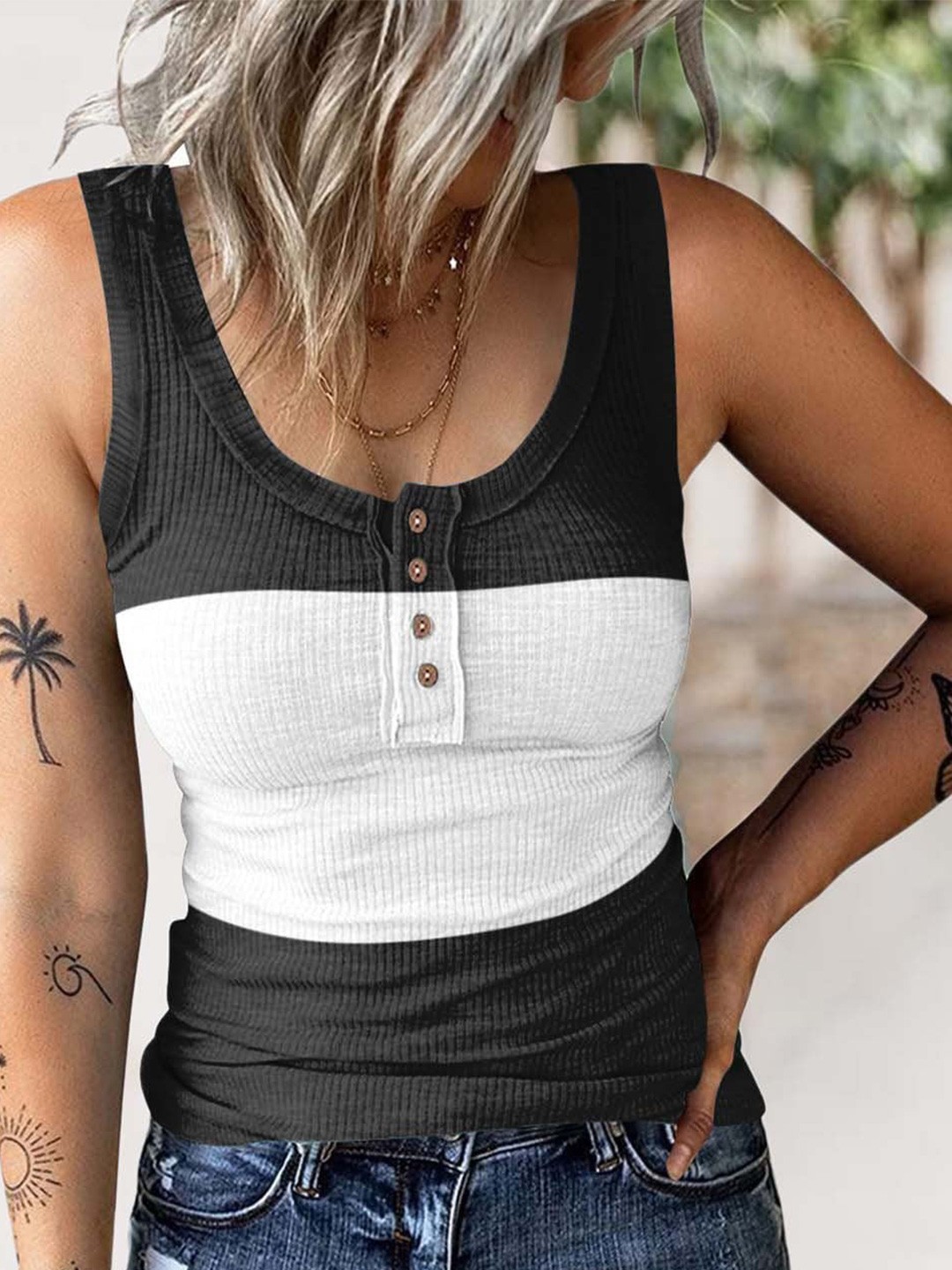 

StyleCast Black Colourblocked Scoop Neck Tank Top