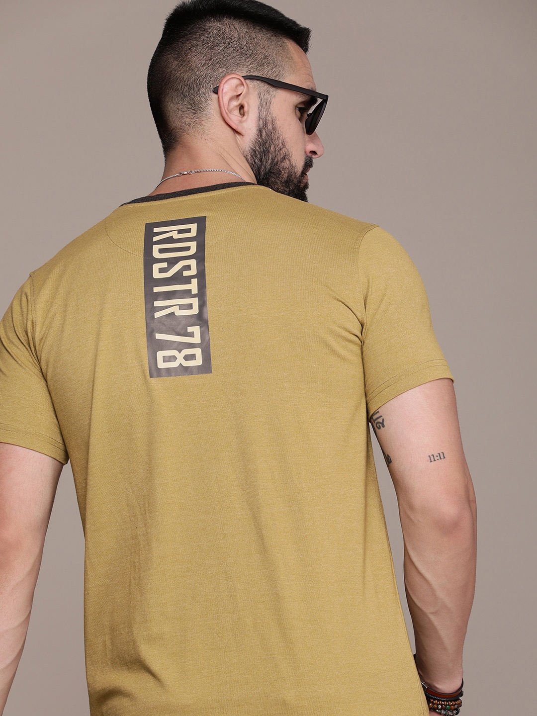 

Roadster Men Typography Printed T-shirt, Mustard