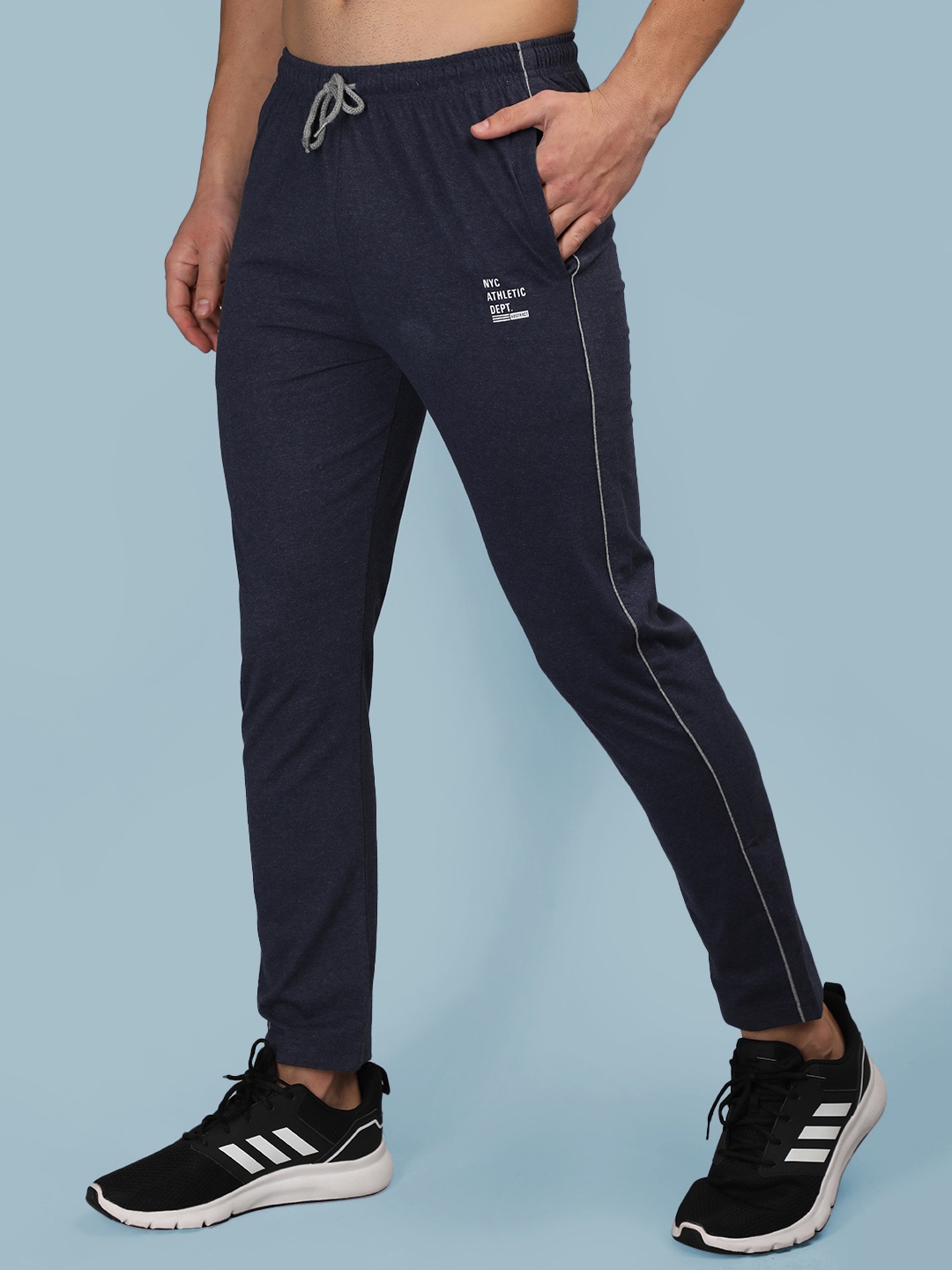 

CHKOKKO Men Mid-Rise Track Pants, Blue