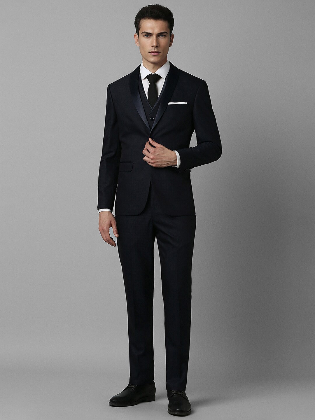 

Louis Philippe Checked Slim-Fit Single-Breasted Three-Piece Formal Suit, Black
