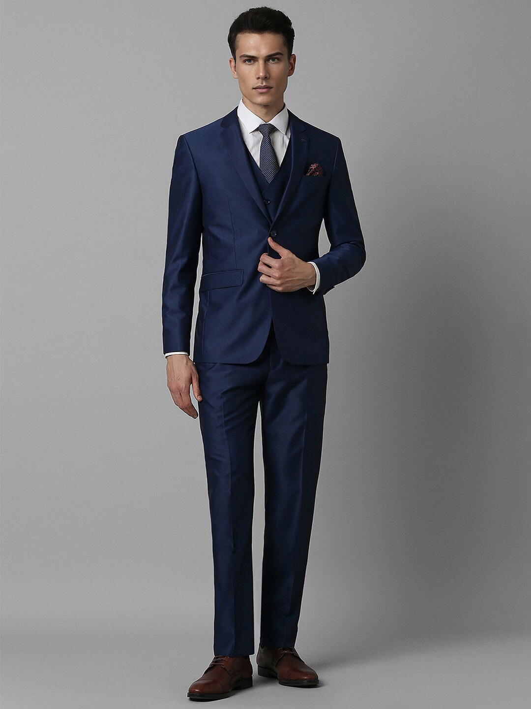 

Louis Philippe Slim-Fit Single-Breasted Three-Piece Formal Suit, Navy blue