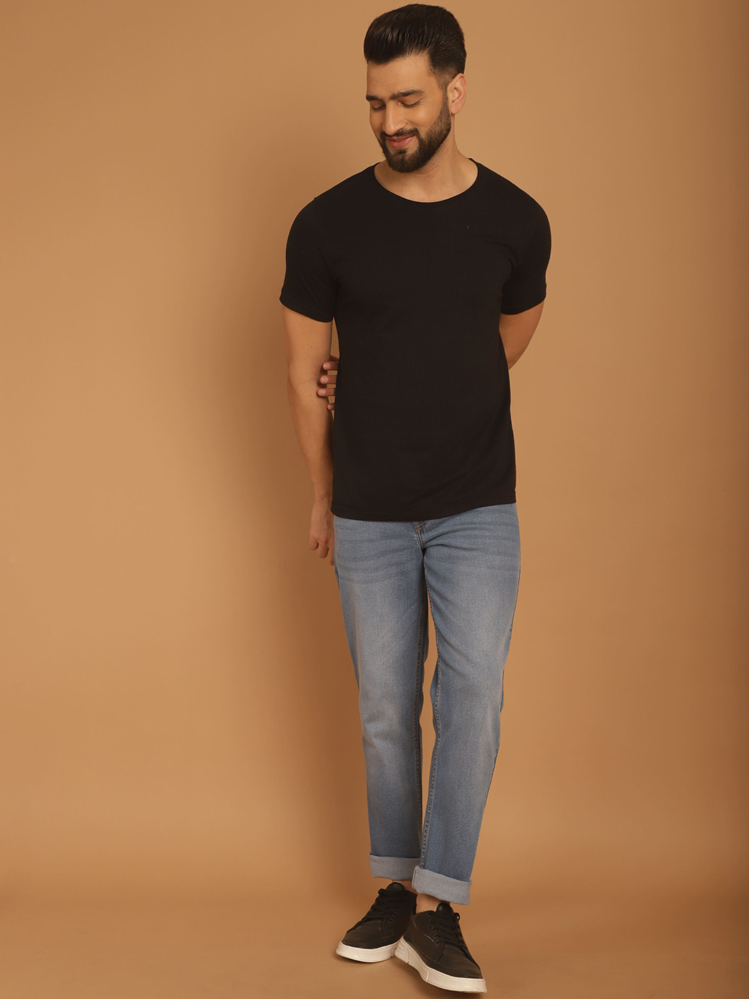 

The Roadster Lifestyle Co. Men Mid-Rise Clean Look Stretchable Jeans, Blue