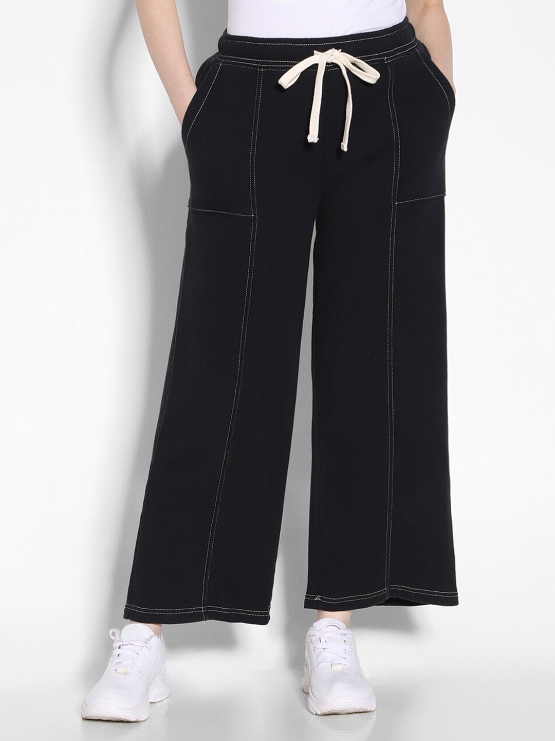 

AMERICAN EAGLE OUTFITTERS Women Mid-Rise Wide-Leg Sweatpant, Black