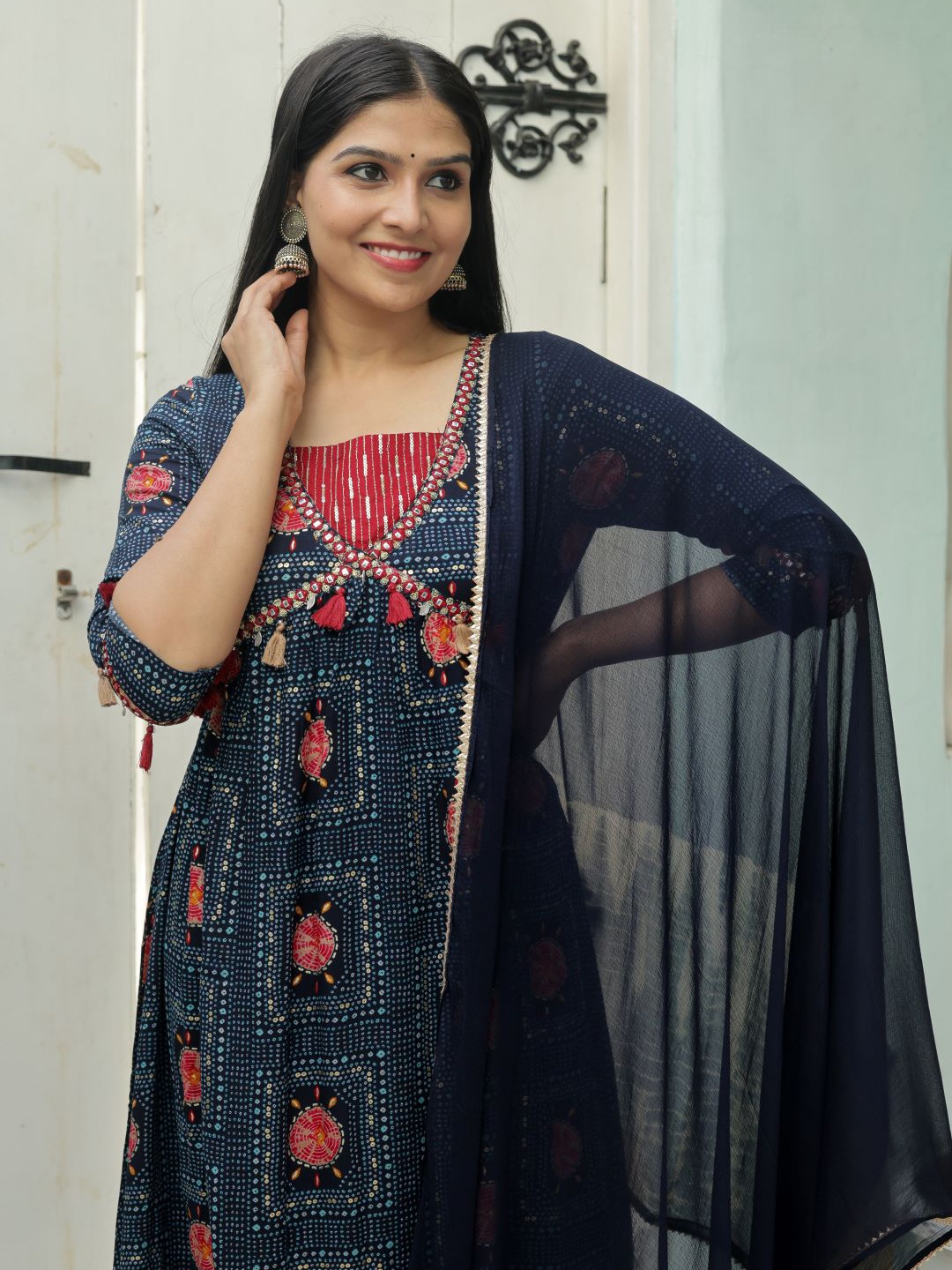 

Chandbaali Square Neck Calf Length Floral Printed Regular Kurta with Trousers & Dupatta, Navy blue