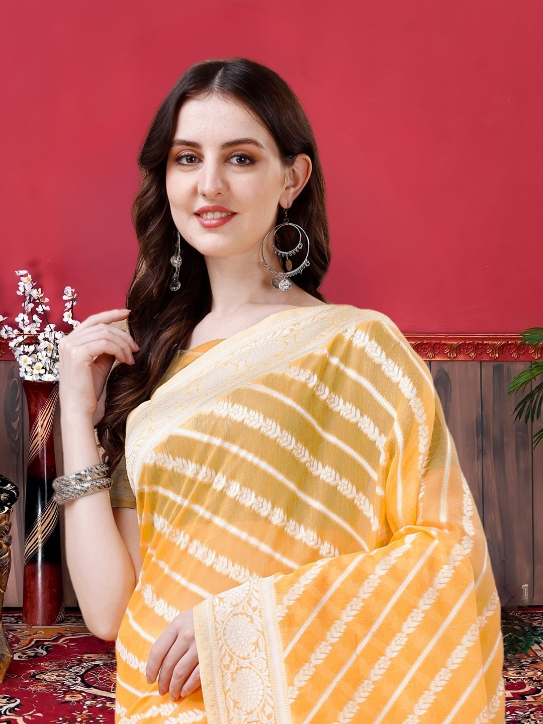

MAGMINA Ethnic Motifs Woven Design Zari Banarasi Saree, Yellow