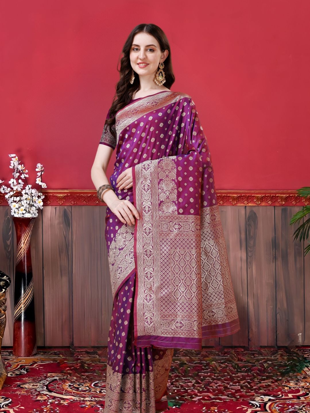 

MAGMINA Ethnic Motifs Woven Design Zari Kanjeevaram Saree, Purple