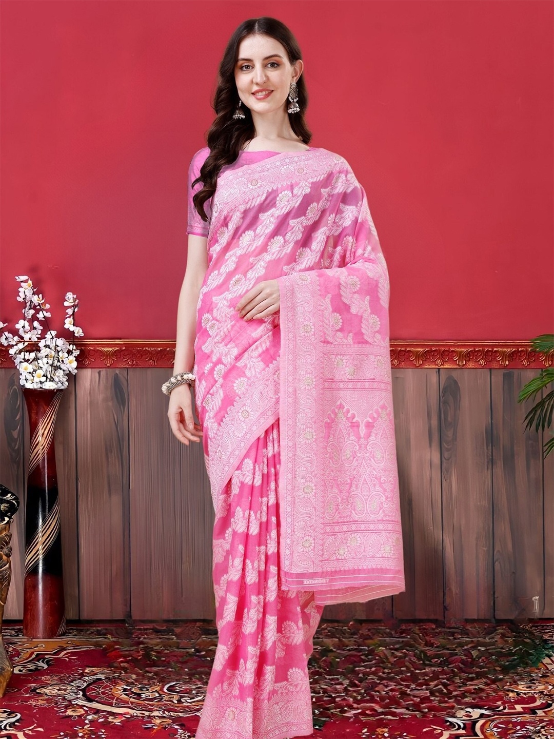 

MAGMINA Ethnic Motifs Woven Design Zari Kanjeevaram Saree, Pink