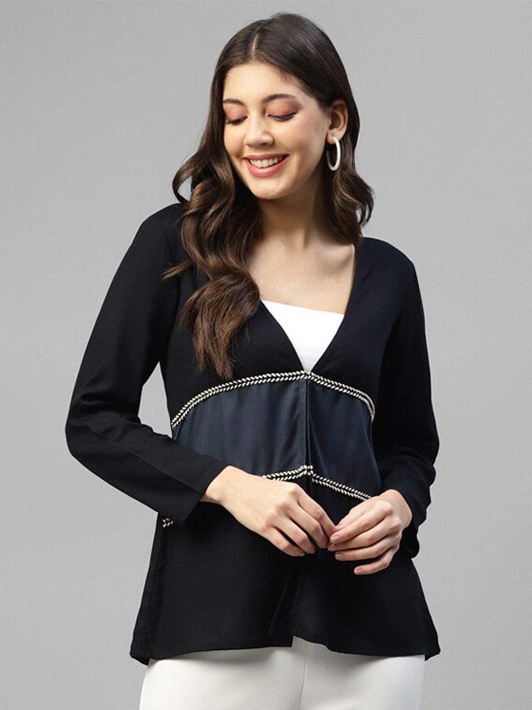 

DEEBACO Colourblocked Button Shrug, Black