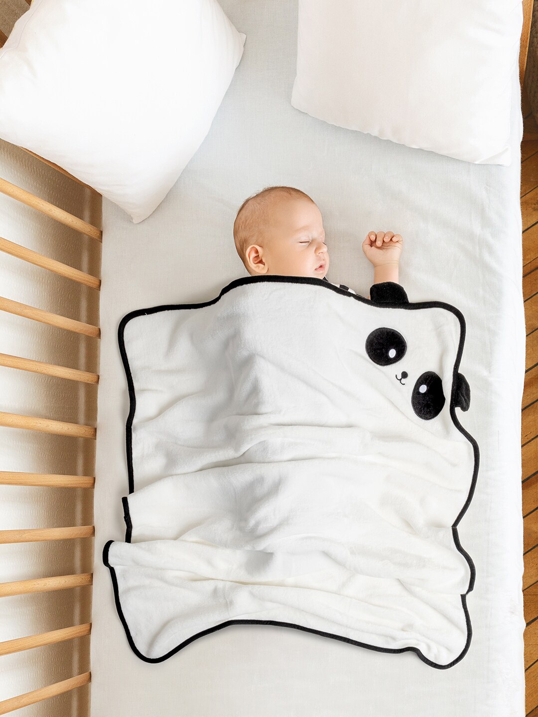 

Baby Moo White & Black Cartoon Characters Mild Winter 210 GSM Single Bed Blanket