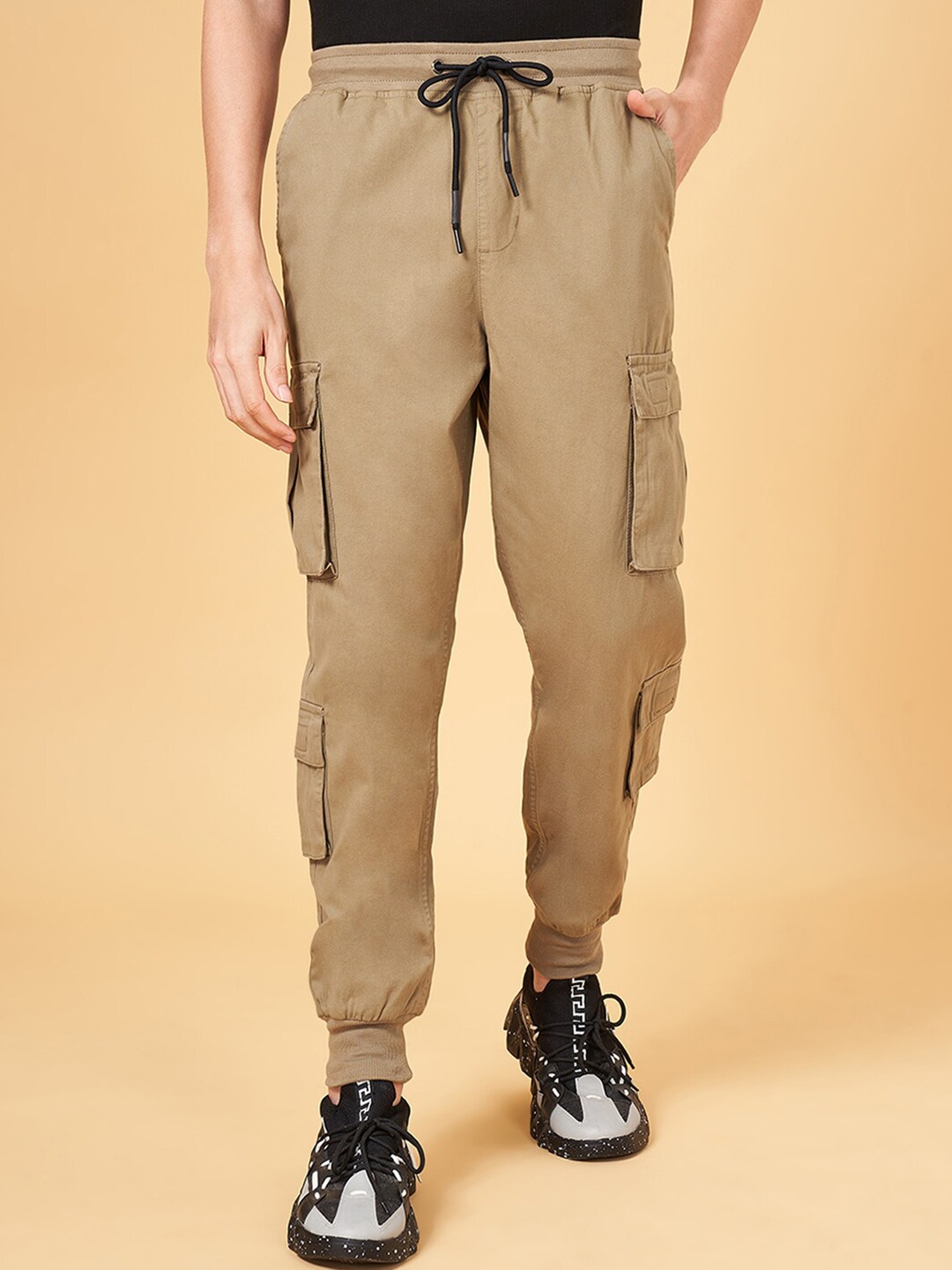 

Street 808 by Pantaloons Men Mid-Rise Joggers, Beige