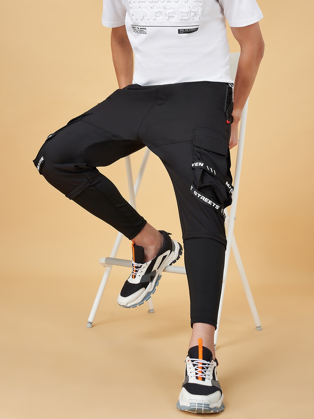 

Street 808 by Pantaloons Men Mid-Rise Track Pant, Black