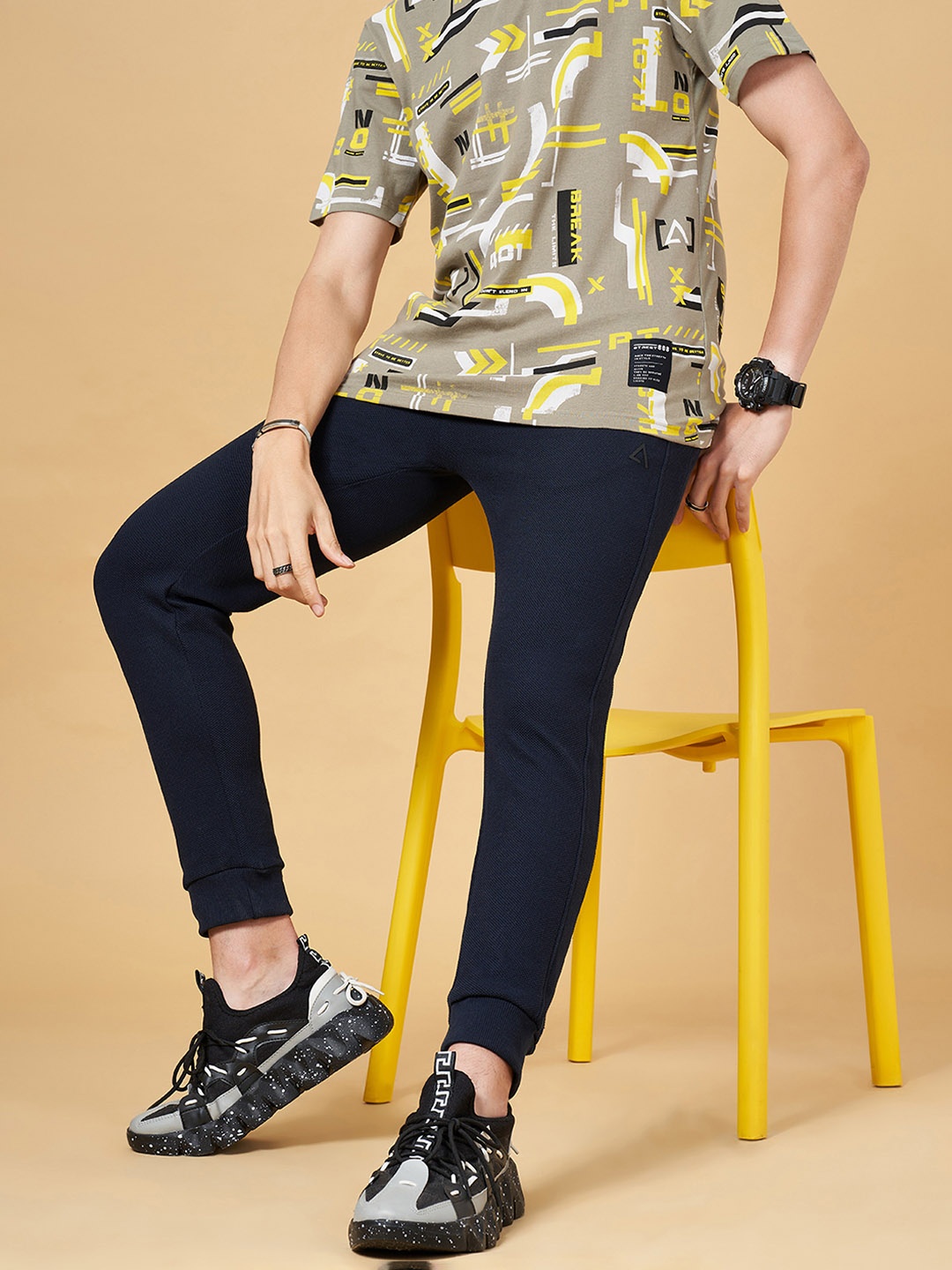 

Street 808 by Pantaloons Men Cotton Mid-Rise Joggers, Navy blue