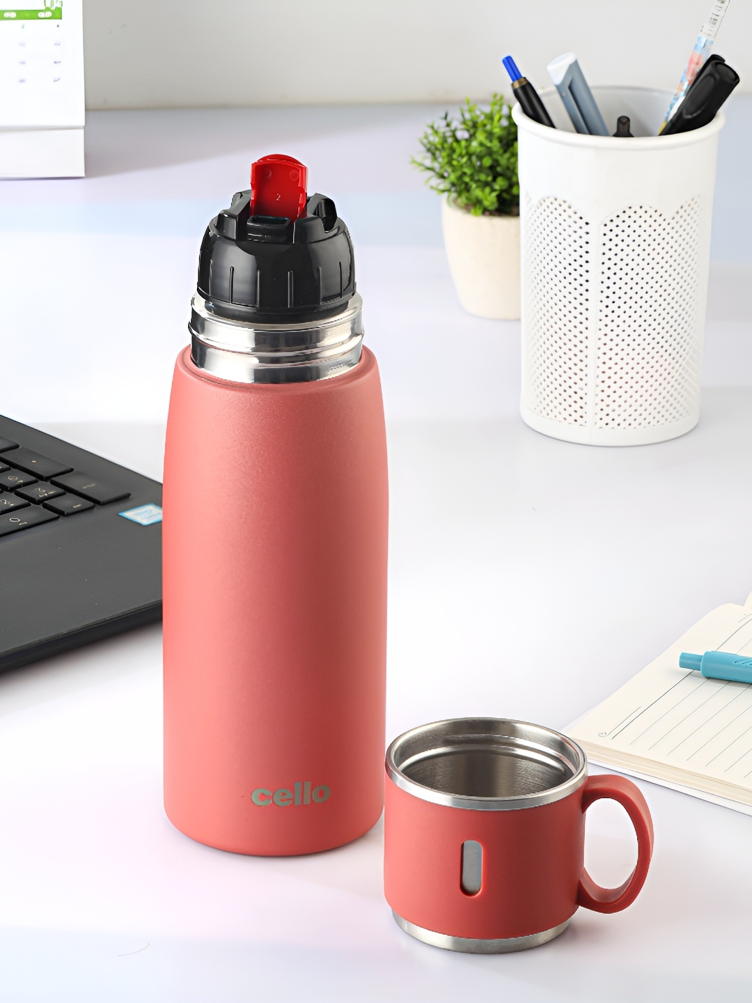 

Cello Red & Black Stainless Steel Double Wall Vacuum Sipper Flask 500 ML