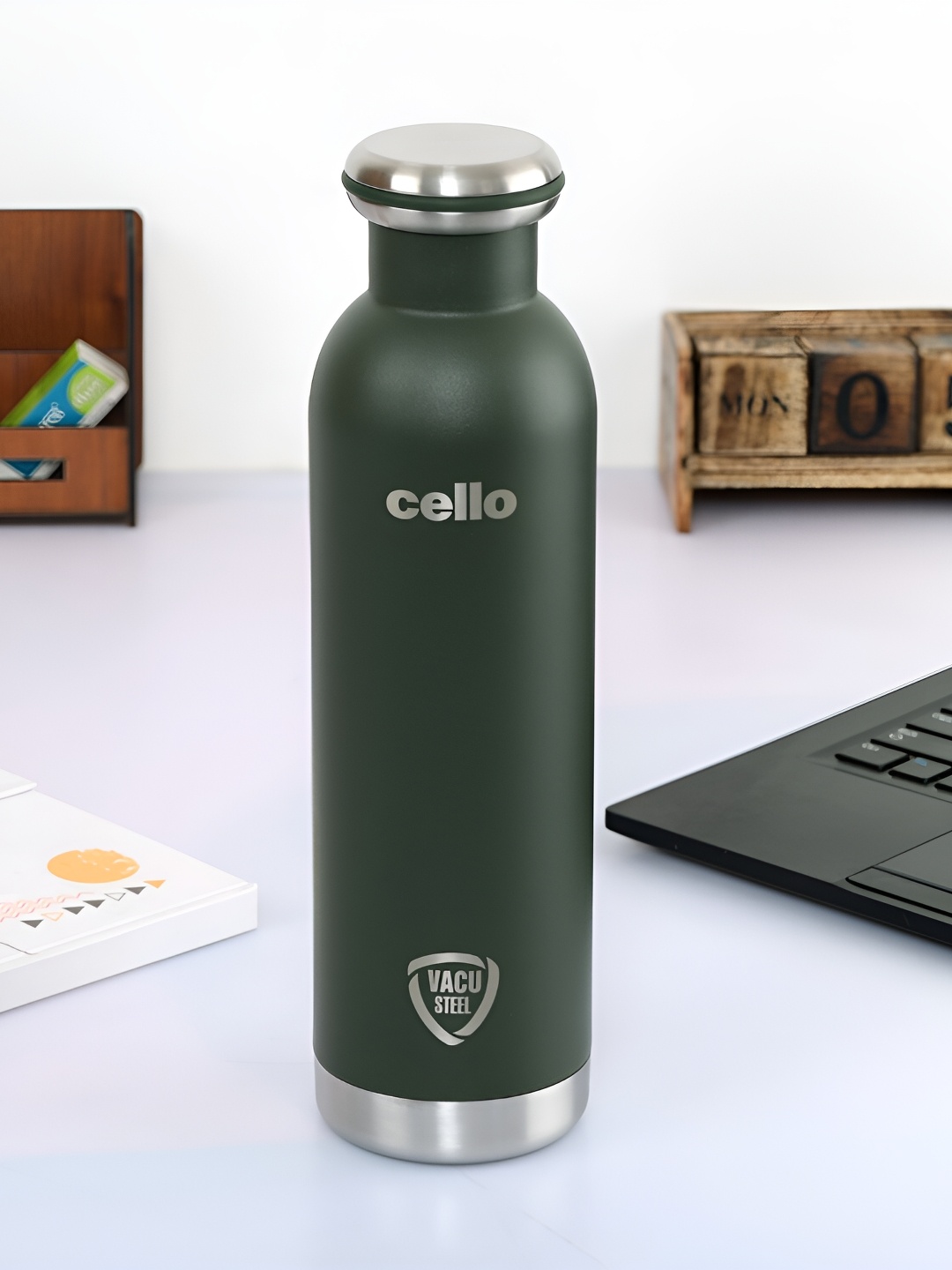 

Cello Silver Toned & Green Stainless Steel Double Wall Vacuum Screw Cap Flask 600 ML