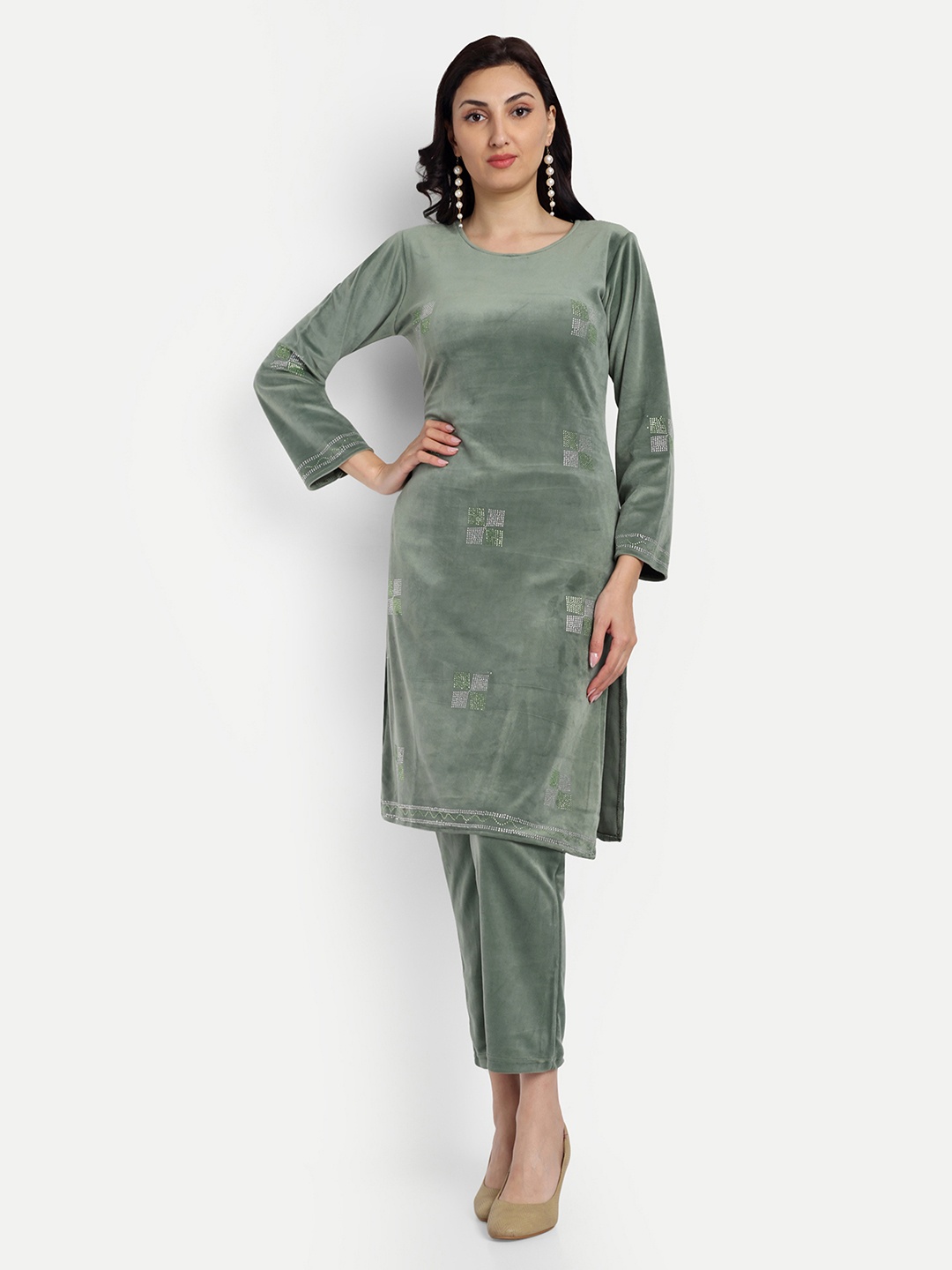 

FNOCKS Geometric Embroidered Straight Kurta With Palazzo, Green