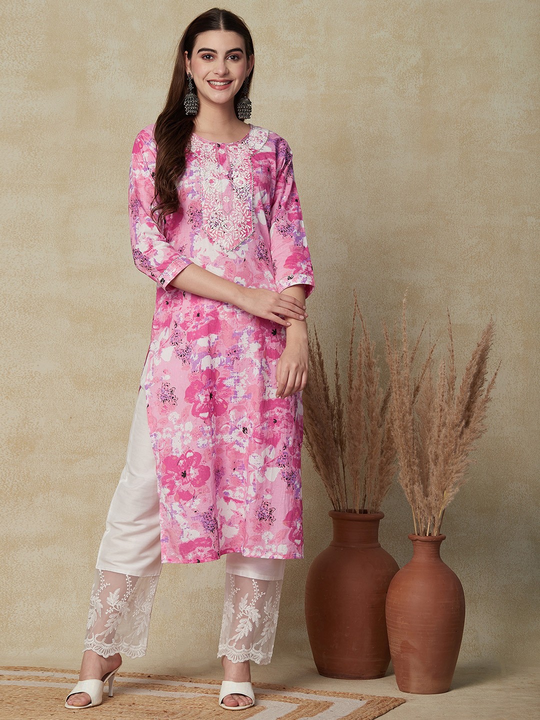 

FASHOR Floral Printed Thread Work Straight Cotton Kurta, Pink
