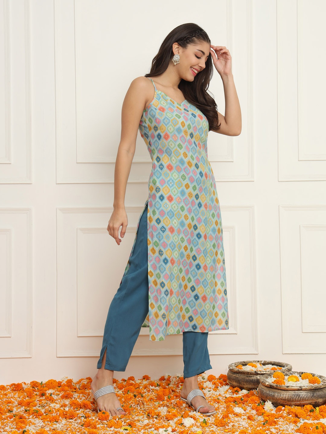 

Meeranshi Ethnic Motifs Printed Regular Kurta with Trousers, Blue