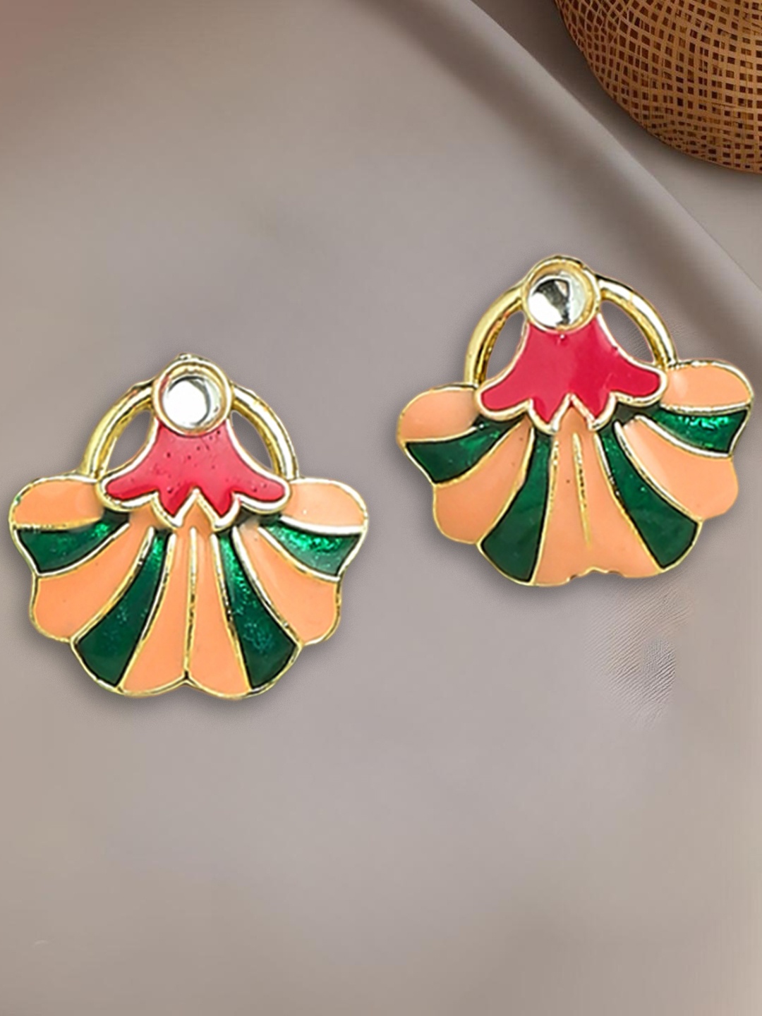 

OOMPH Kundan Studs Earrings, Gold