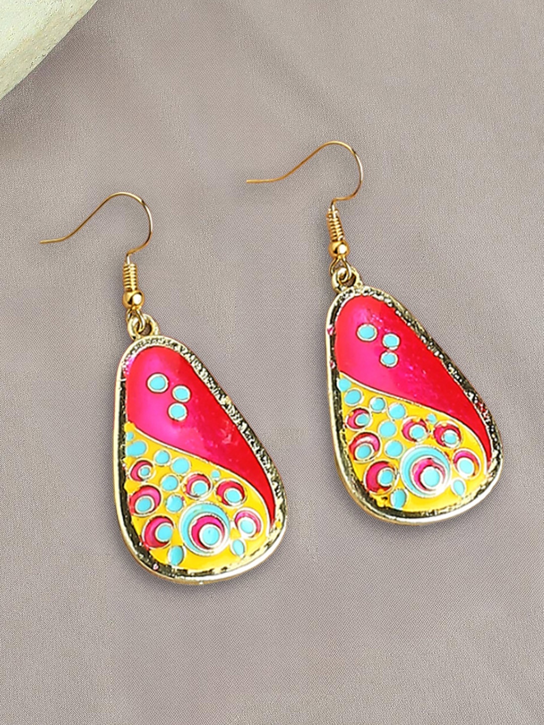 

OOMPH Contemporary Drop Earrings, Pink