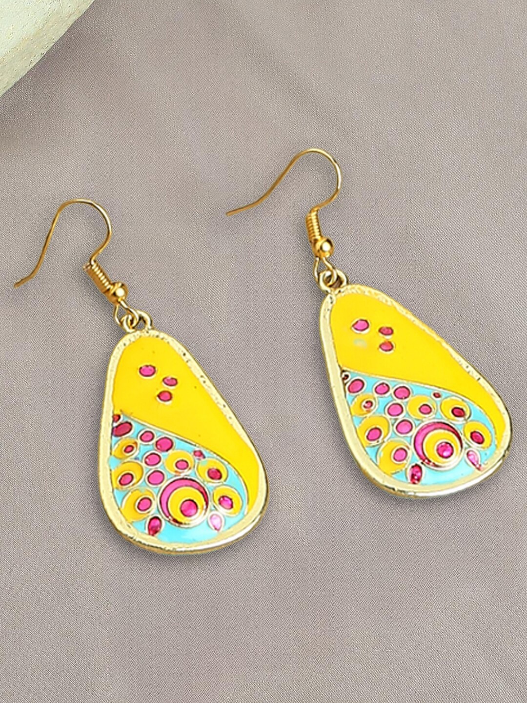 

OOMPH Teardrop Shaped Meenakri Drop Earrings, Gold