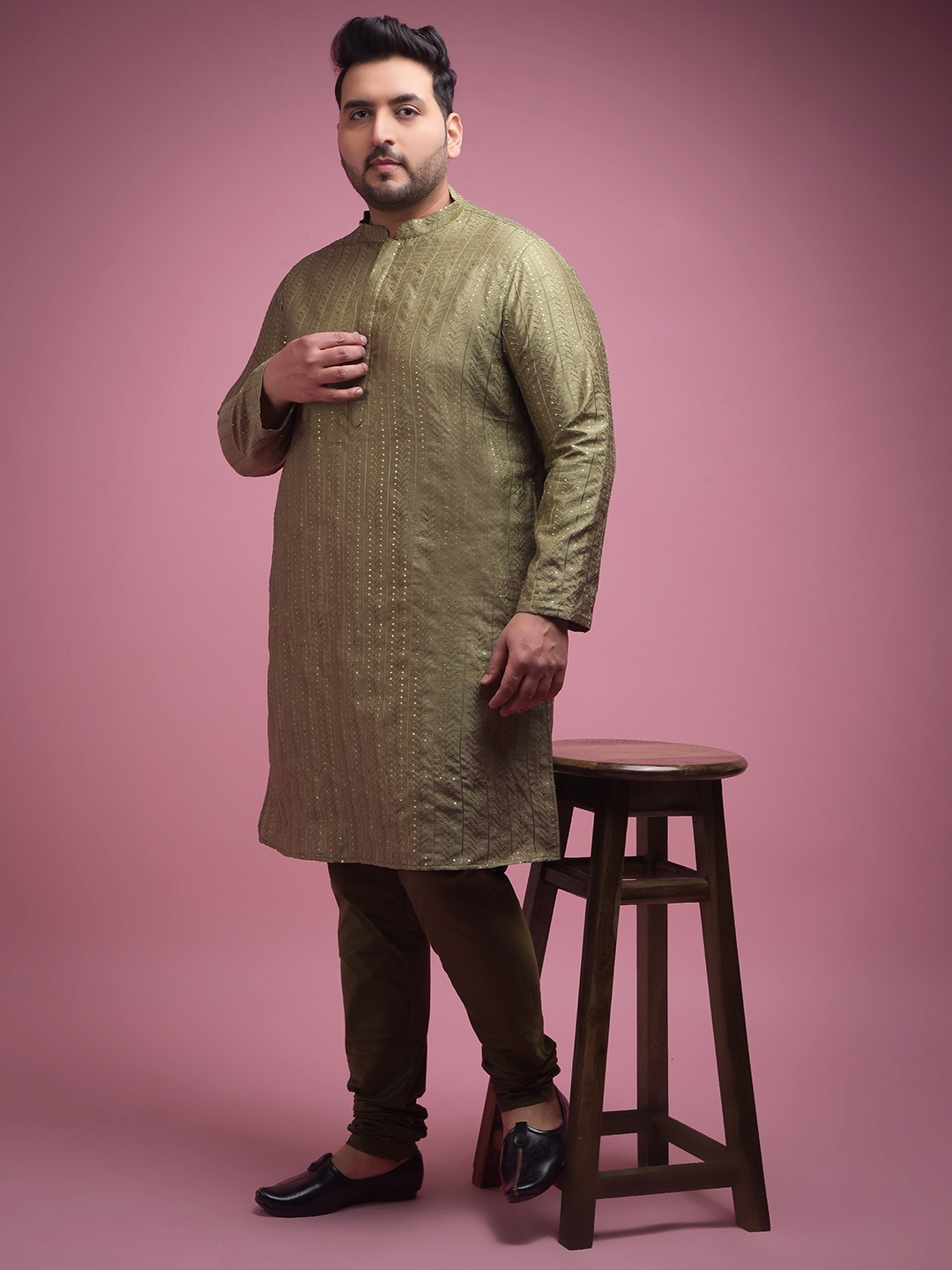

Sztori Embroidered Srquinned Thread Work Kurta with Pyjama, Olive