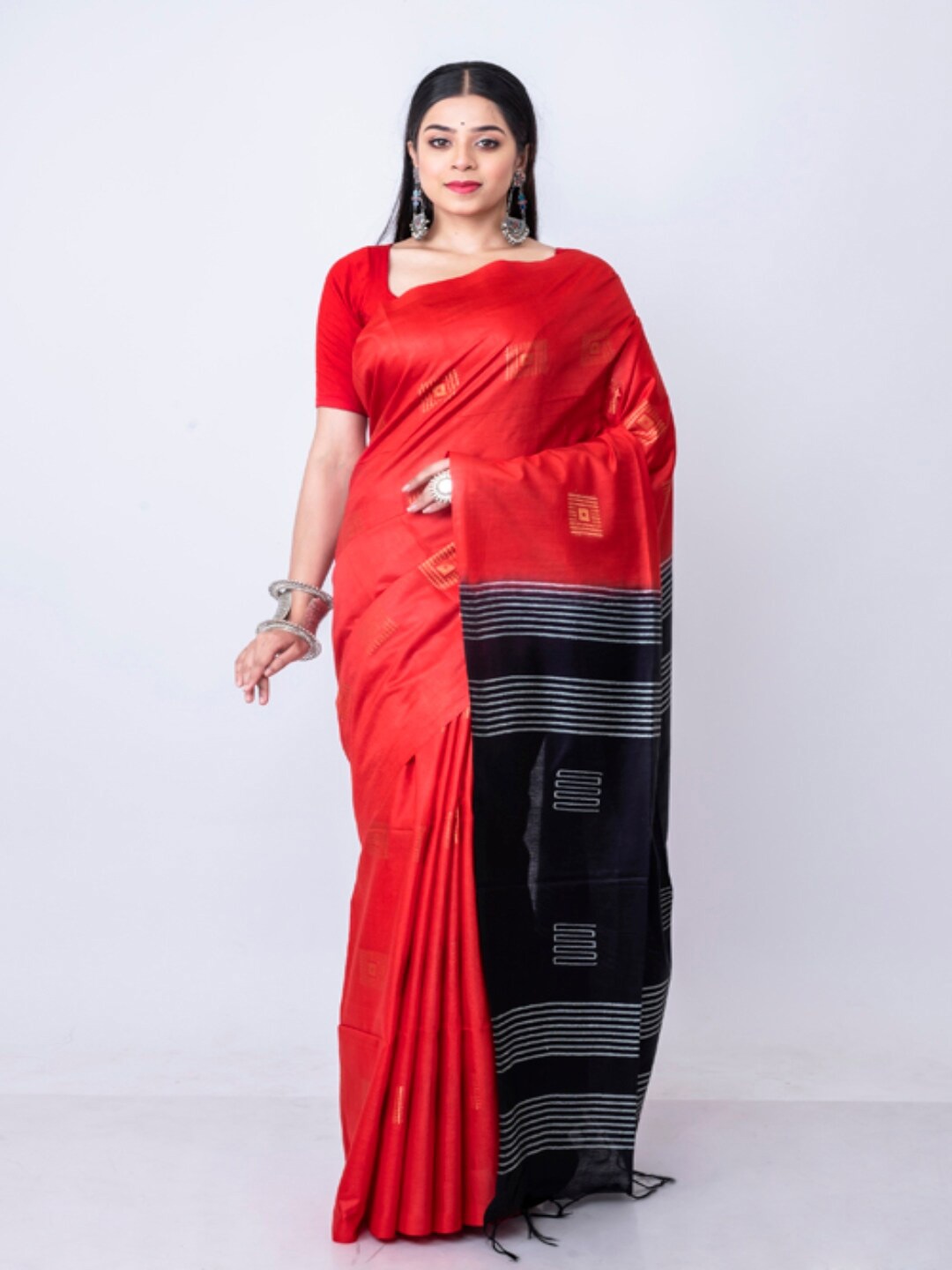 

Morchari Ethnic Motifs Woven Design Zari Bhagalpuri Saree, Red