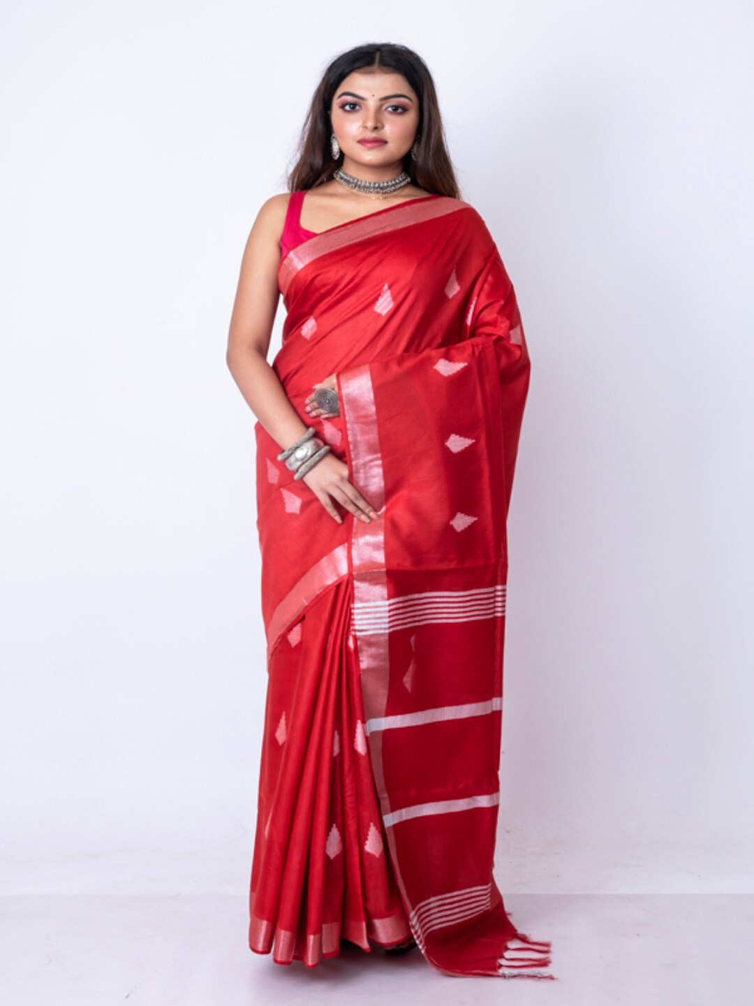 

Morchari Ethnic Motifs Woven Design Zari Bhagalpuri Saree, Red