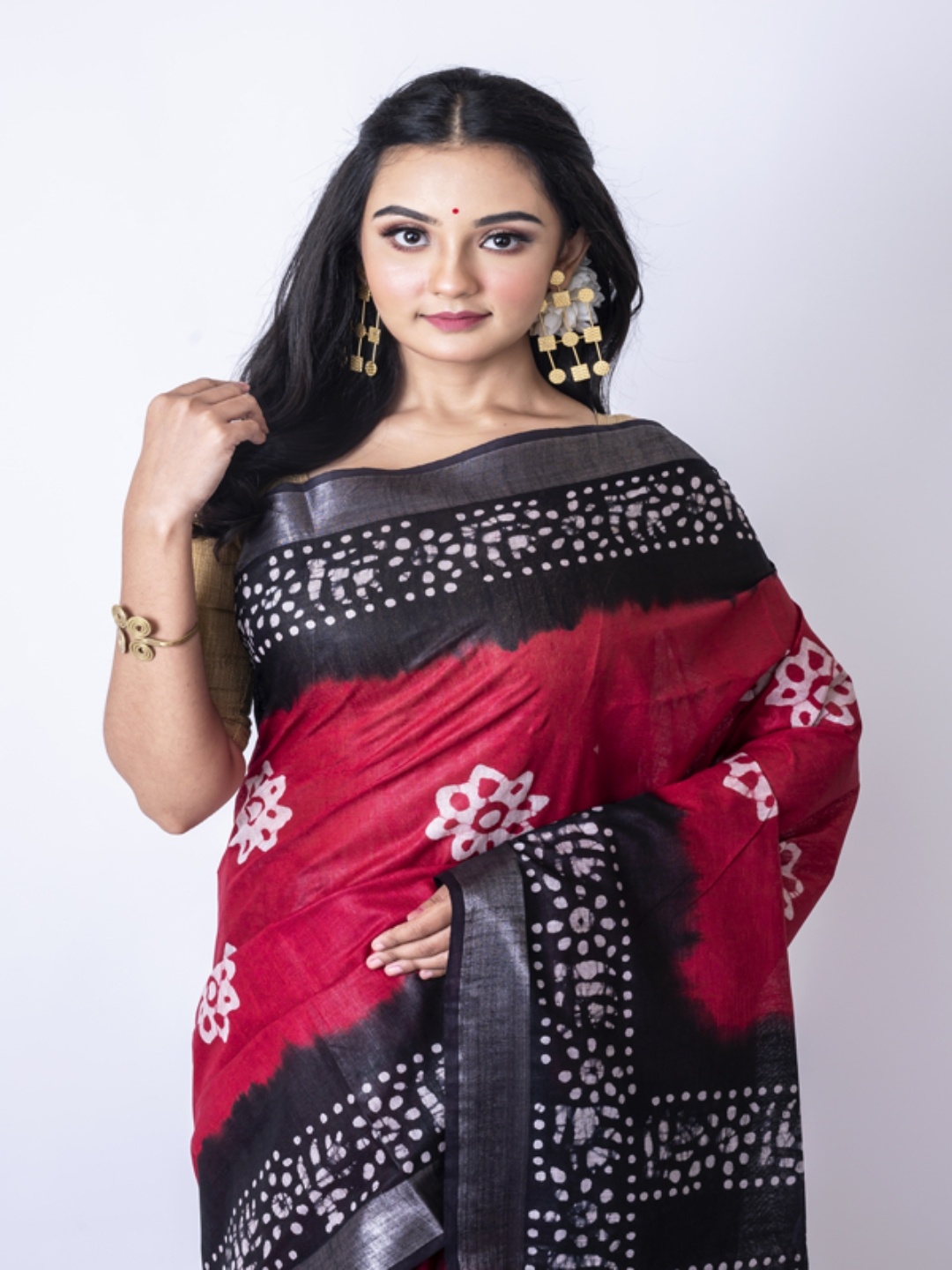 

Morchari Floral Printed Zari Bhagalpuri Saree, Red