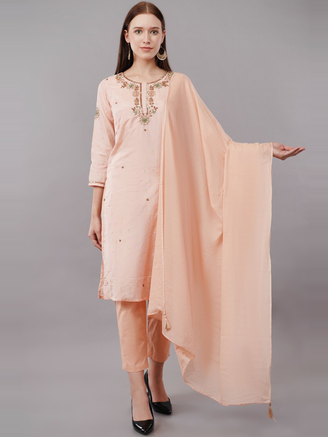 

Herryqeal Floral Embroidered Beads and Stones Chanderi Silk Kurta With Trouser & Dupatta, Peach