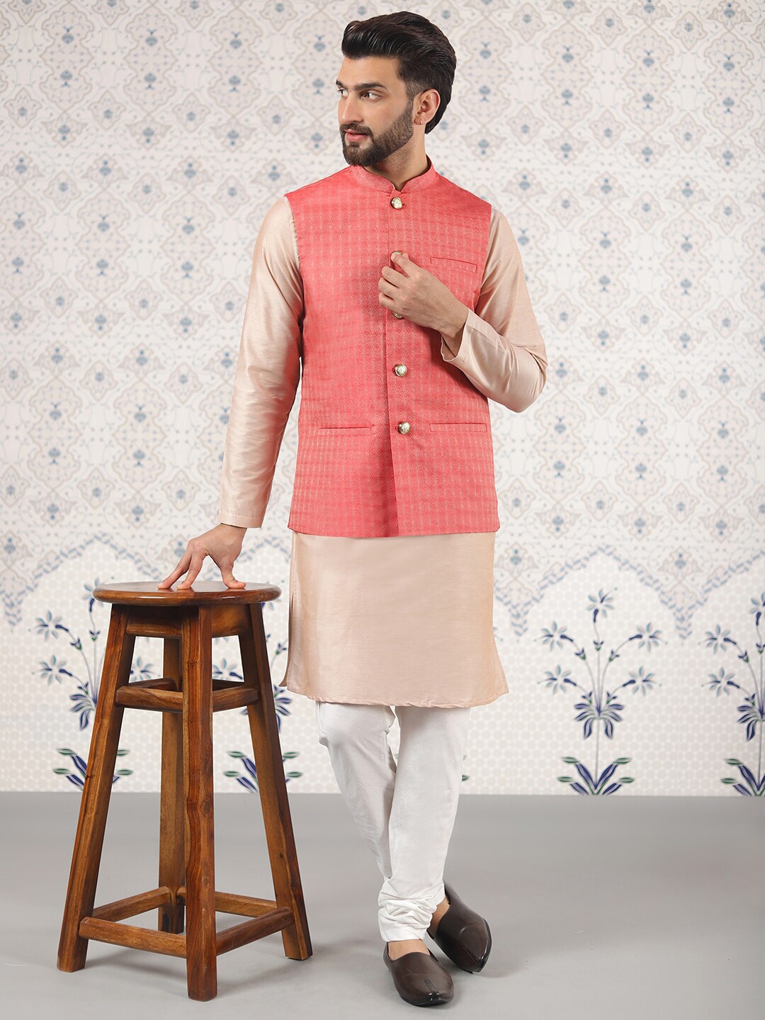 

Ode by House of Pataudi Regular Kurta with Churidar, Red