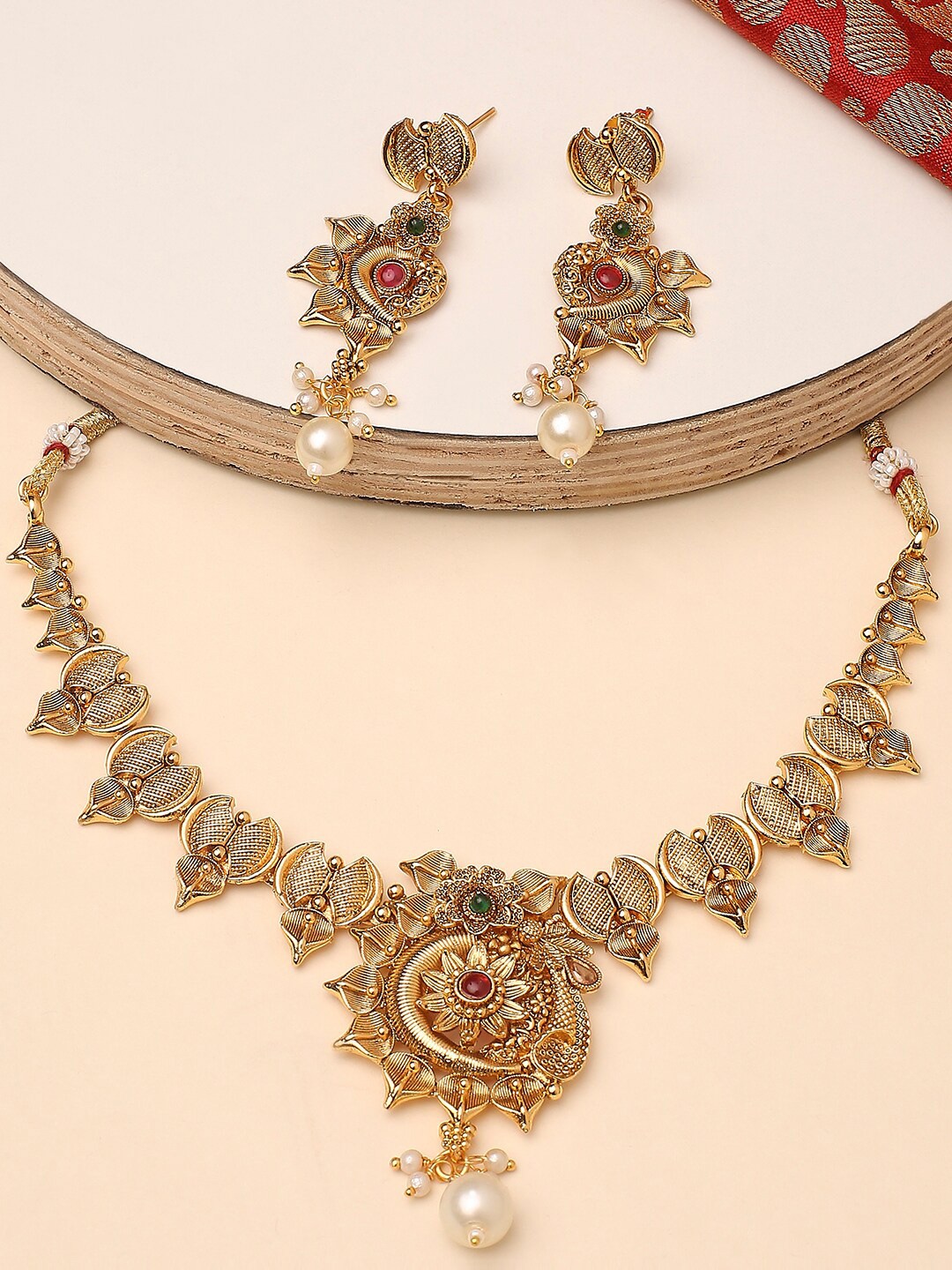 

OOMPH Kundan Studded & Beads Beaded Necklace With Earrings, Gold