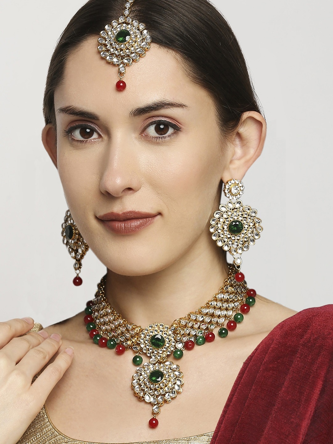 

OOMPH kundan Studded Jewellery Set, Gold