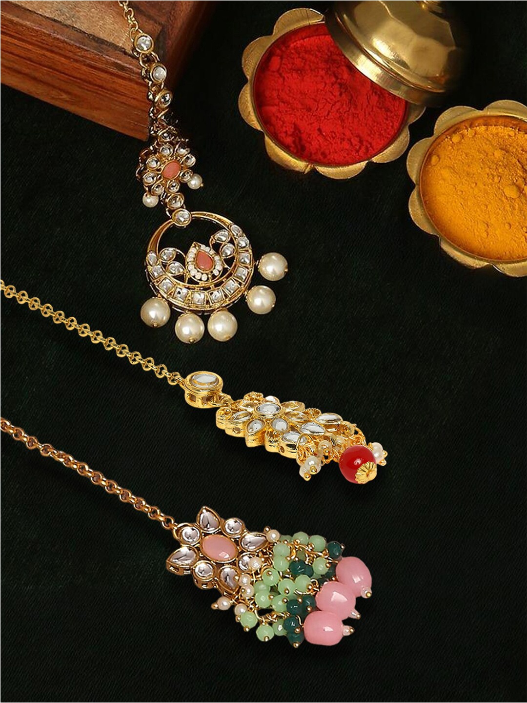 

OOMPH Set Of 3 Kundan-Studded & Beaded Maangtikka, Gold