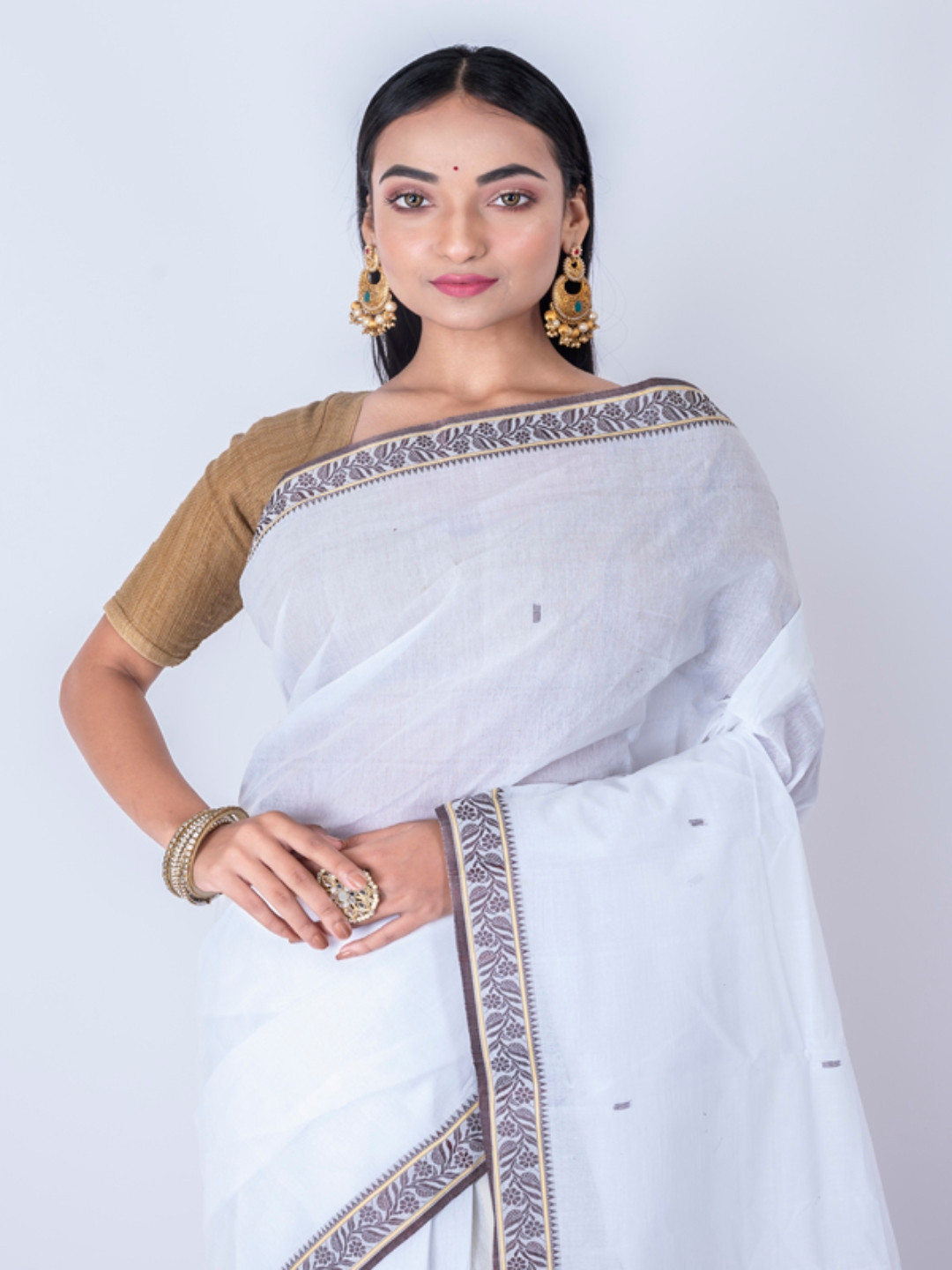 

Morchari Floral Woven Design Pure Cotton Saree, White